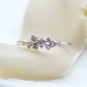 Front detail of the CLORÉ white gold cluster ring with diamonds