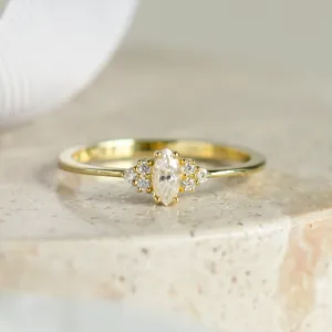 Zásnubní prsten MILLENIAL ze žlutého 14K zlata s lab-grown diamanty
