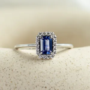 Unique teal sapphire and diamond engagement ring LEAR