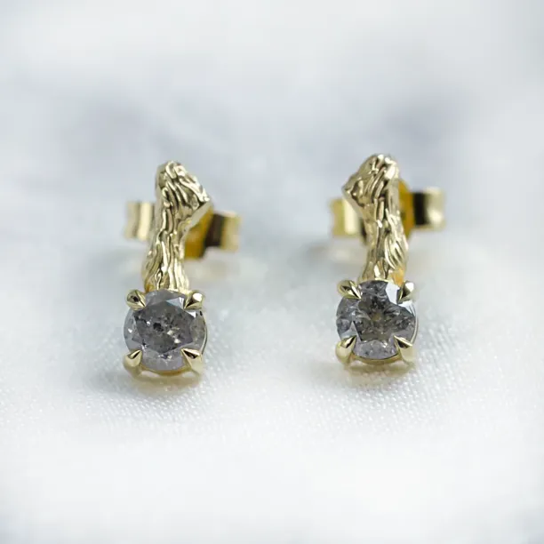 Napichovací náušnice ERNA se salt and pepper diamanty a prvkem větvičky
