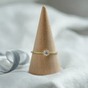 Zlatý zásnubní prsten CÉLINE s diamantovým květem