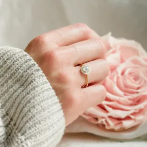 Romantic halo moissanite engagement ring ÉDITH Thumbnail