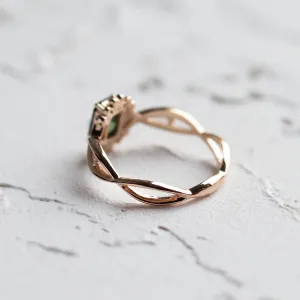 Interior and side view of the BAROQUE gold ring with green sapphire