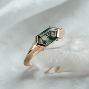 Original east west ring with trendy solid bezel and hexagonal moss agate SEI Thumbnail