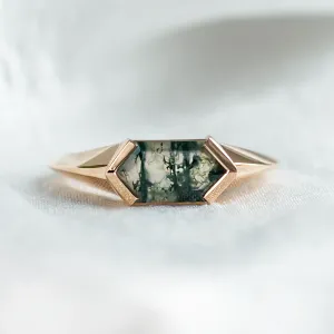 Original east west ring with trendy solid bezel and hexagonal moss agate SEI Thumbnail