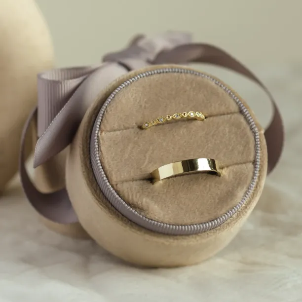 HONEY diamond wedding rings arranged as a pair