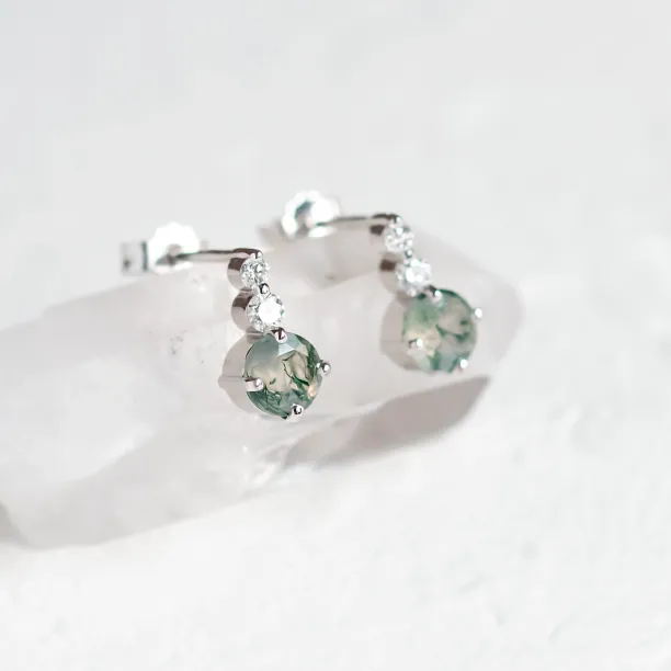 Zlaté náušnice LILIBET s mechovými acháty a diamanty, detailní šikmý pohled