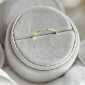 Detail diamantového osazení prstenu DIADEM