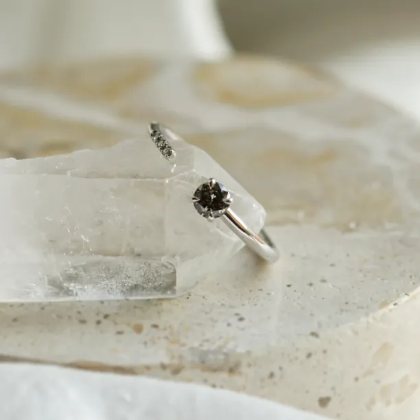 Open ring with salt and pepper diamond and classic diamonds BRAIDY