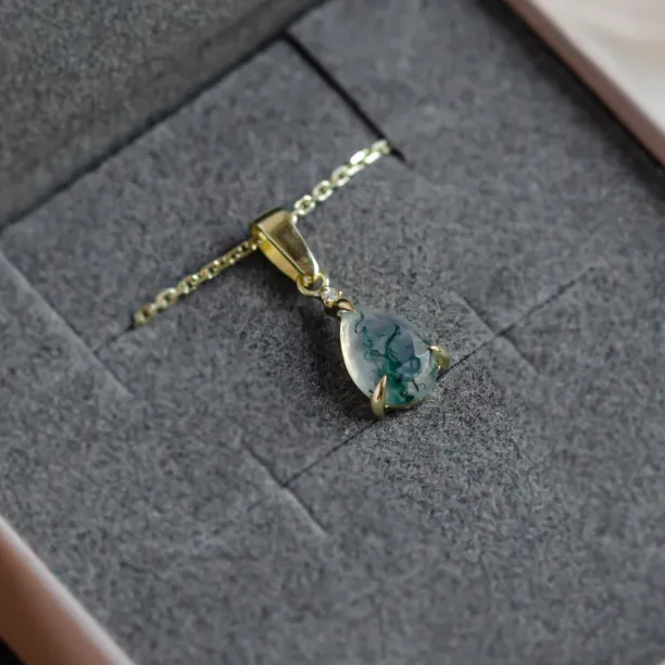 Gold necklace with pear moss agate and diamond GISELLE Image