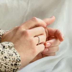Elegant curved wedding rings SHIRIN Thumbnail