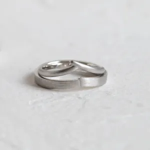 Elegant curved wedding rings SHIRIN Thumbnail