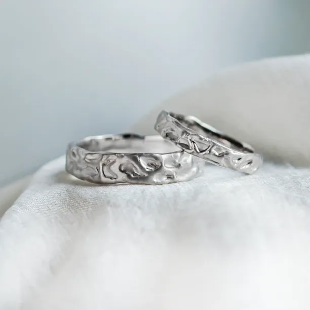 ANJA original wedding rings with an organic textured surface