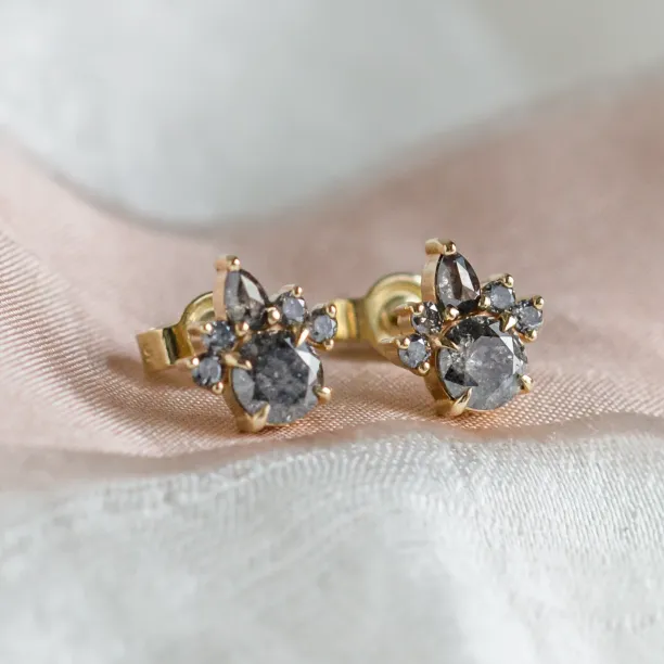 Romantic cluster jewelry set with salt and pepper diamonds PAGE Image