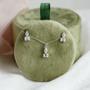 HOLLY jewelry set with matching marquise and baguette moissanites