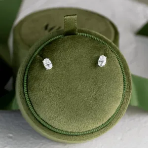 Pair of CAROLYNE gold earrings with oval moissanites
