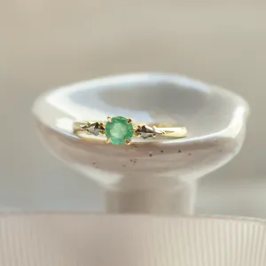 KIM yellow gold ring with emerald and kite salt and pepper diamonds