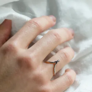 Curved gold ring with salt and pepper diamond LEILA Thumbnail