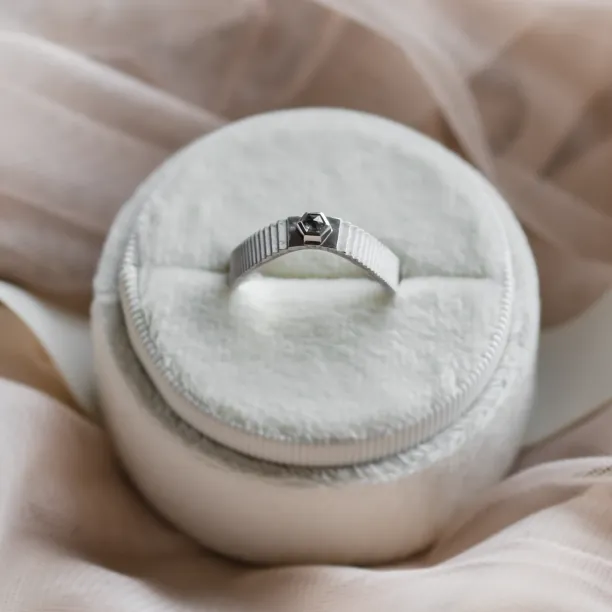 Men's gold ring with salt and pepper diamond JACK Image