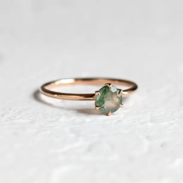 Minimalist engagement ring with moss agate MAGGIE Image