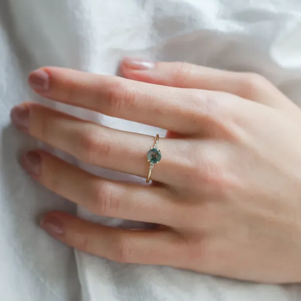 Netradiční zásnubní prsten s mechovým achátem a diamanty CAMILA Image