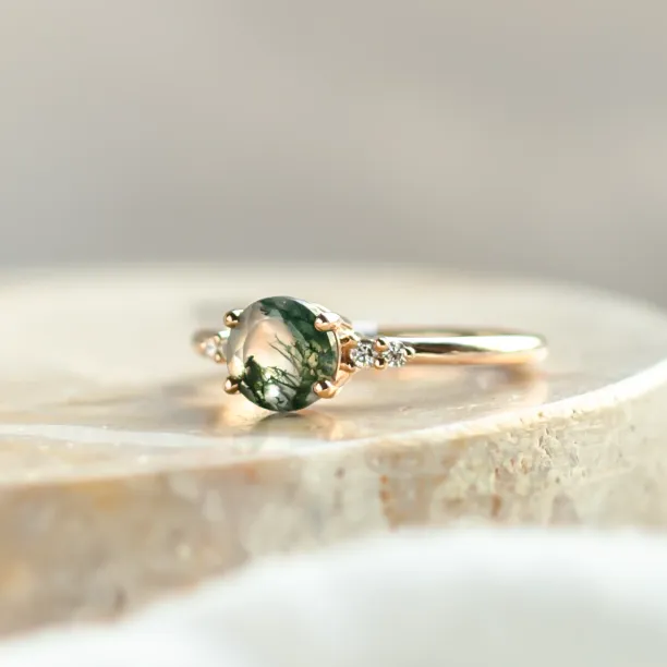 Netradiční zásnubní prsten s mechovým achátem a diamanty CAMILA Image