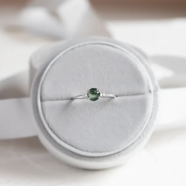 Netradiční zásnubní prsten s mechovým achátem a diamanty CAMILA Image