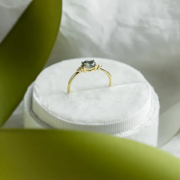 Netradiční zásnubní prsten s mechovým achátem a diamanty CAMILA Image