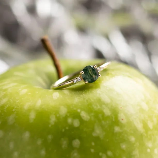 Netradiční zásnubní prsten s mechovým achátem a diamanty CAMILA Image