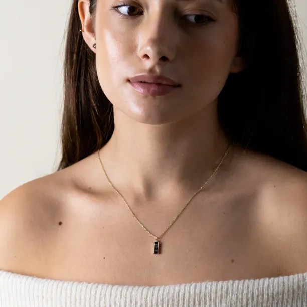 Gold pendant with salt and pepper diamonds and classic diamond EVERLY Image