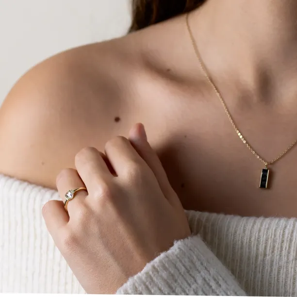 Gold pendant with salt and pepper diamonds and classic diamond EVERLY Image