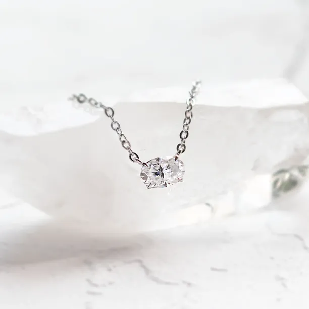 ARIA gold necklace with oval moissanite
