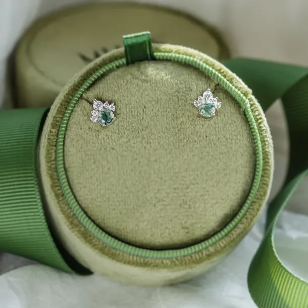 Pár zlatých náušnic JASMINE s mechovým achátem a diamanty