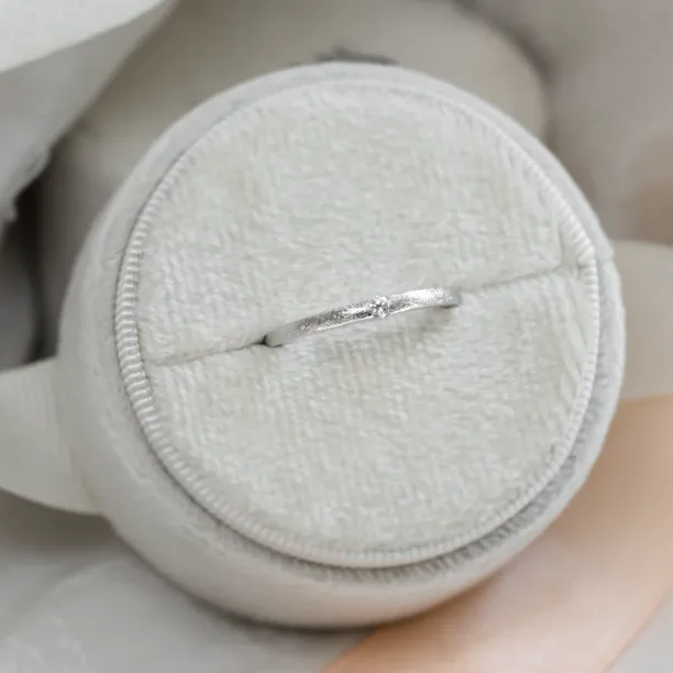 Minimalist engagement ring CHER