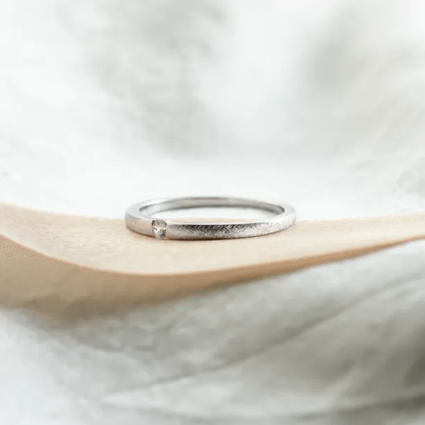 Minimalist engagement ring CHER
