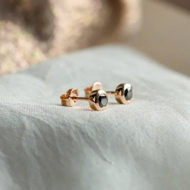 Golden earrings with black diamonds AMAYA Image