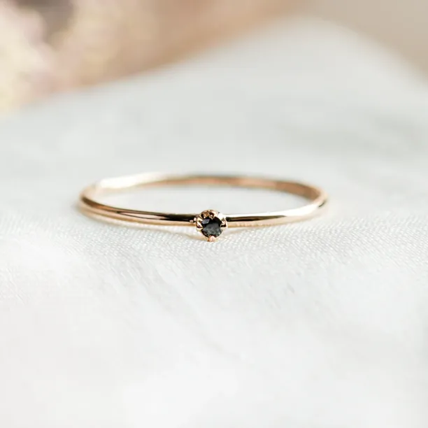 Gold minimalist ring with black diamond BRUNO Image