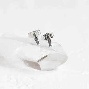 Náušnice GIGI z bílého zlata se zúženými baguette salt and pepper diamanty