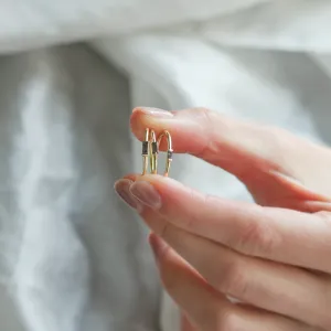 Minimalist ring with baguette salt'n'pepper diamond TASSI Thumbnail