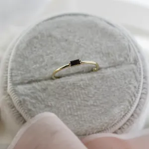 Minimalist ring with baguette salt'n'pepper diamond TASSI Thumbnail