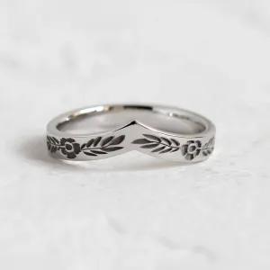 Curved wedding ring with floral motive LENNA Thumbnail