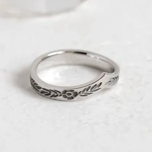 Curved wedding ring with floral motive LENNA Thumbnail