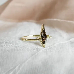Alternative engagement ring with salt and pepper diamond CHLOE Thumbnail