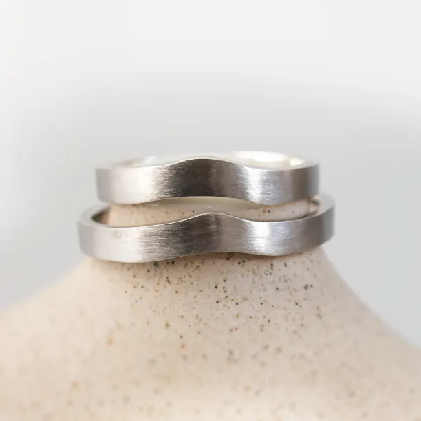 Matte irregular wedding bands ELISE Image