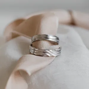 Original wedding rings with waves FIUME Thumbnail