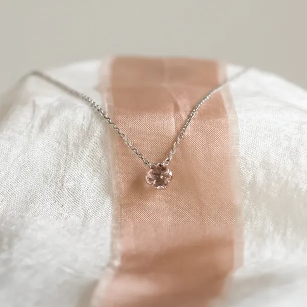 Morganite in gold necklace DAISY Image