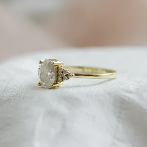 Luxury engagement ring with moissanites JOSEPHINE Thumbnail
