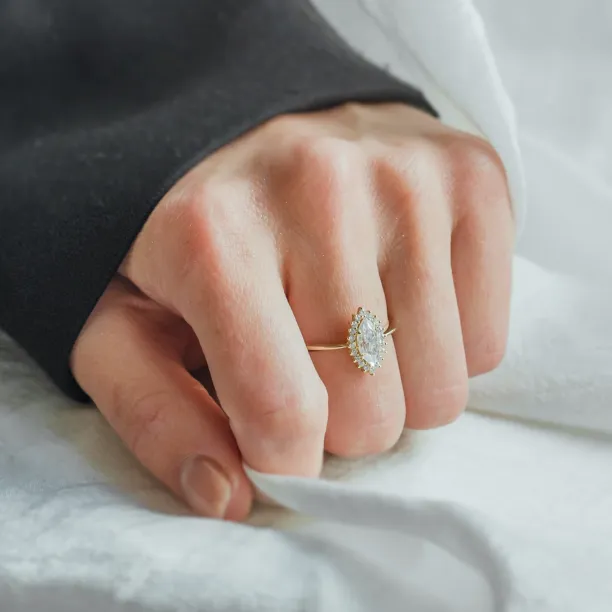 Halo zásnubní prsten s marquise moissanitem PHOEBE Image