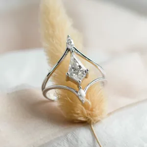 Extravagant split shank ring with moissanites ELOISE Thumbnail