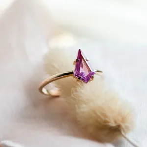 Gold ring with pink sapphire CODY Thumbnail